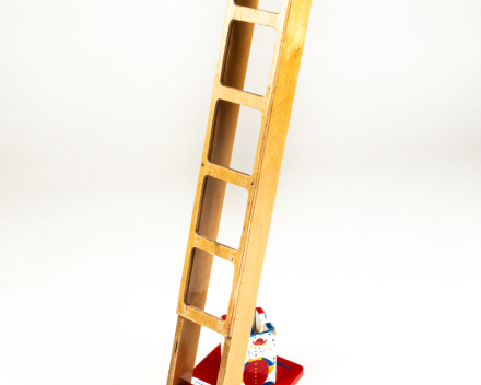 CLOWN OP LADDER